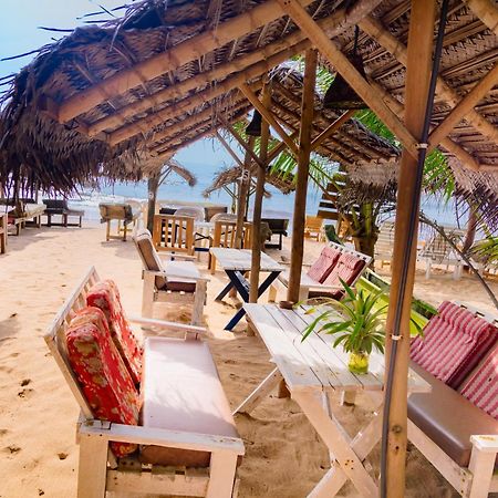 Golden Surfer Beach Hotel Tangalle Ngoại thất bức ảnh