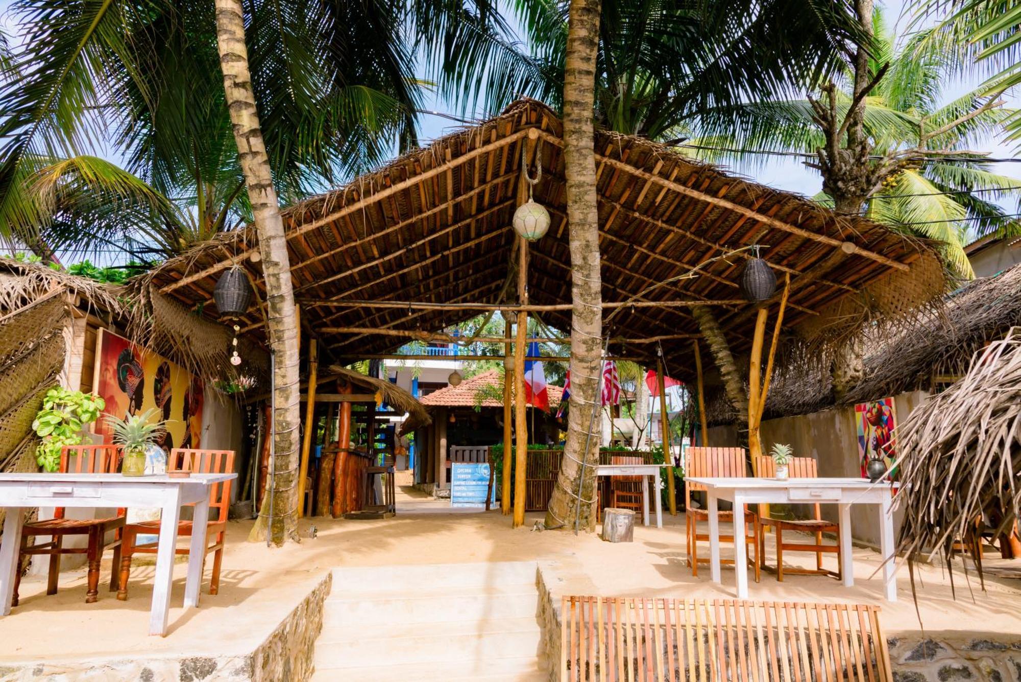 Golden Surfer Beach Hotel Tangalle Ngoại thất bức ảnh