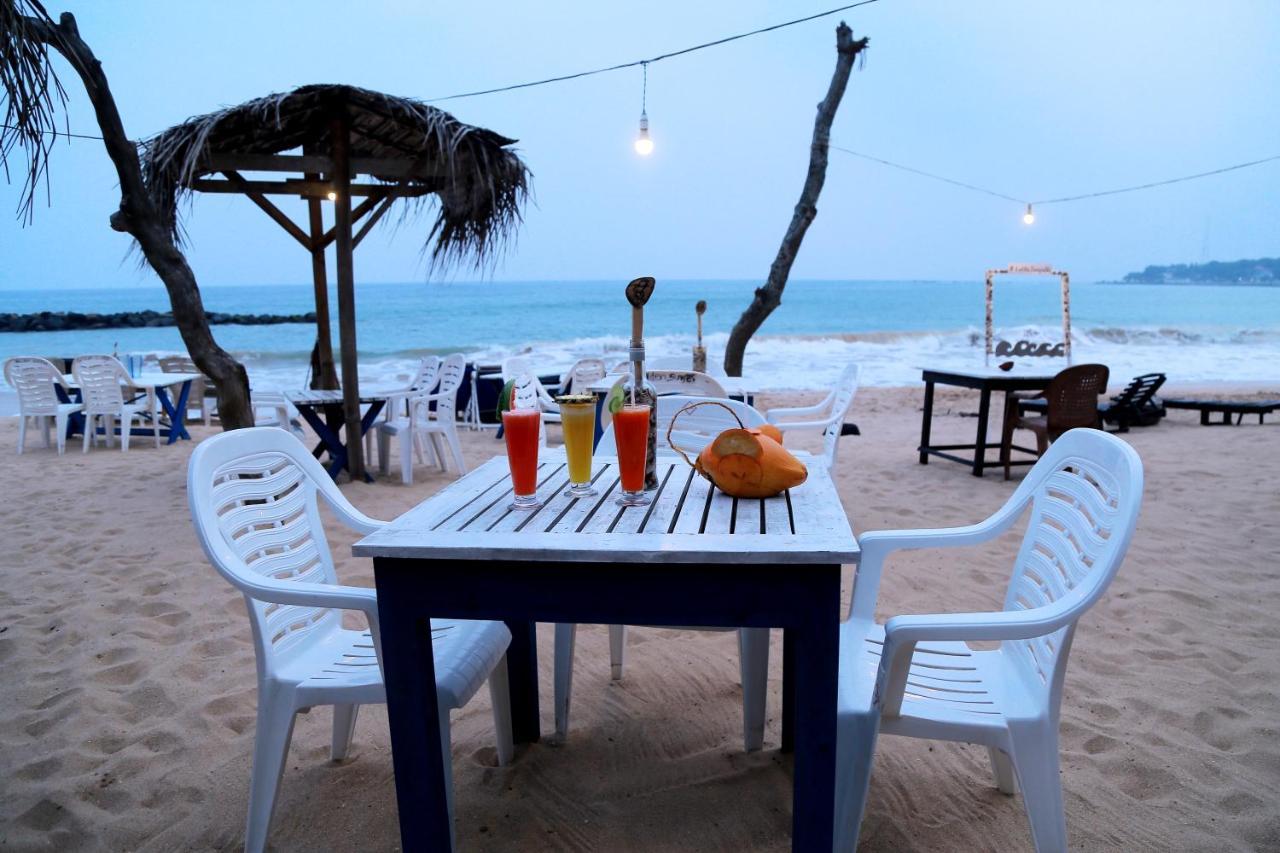 Golden Surfer Beach Hotel Tangalle Ngoại thất bức ảnh