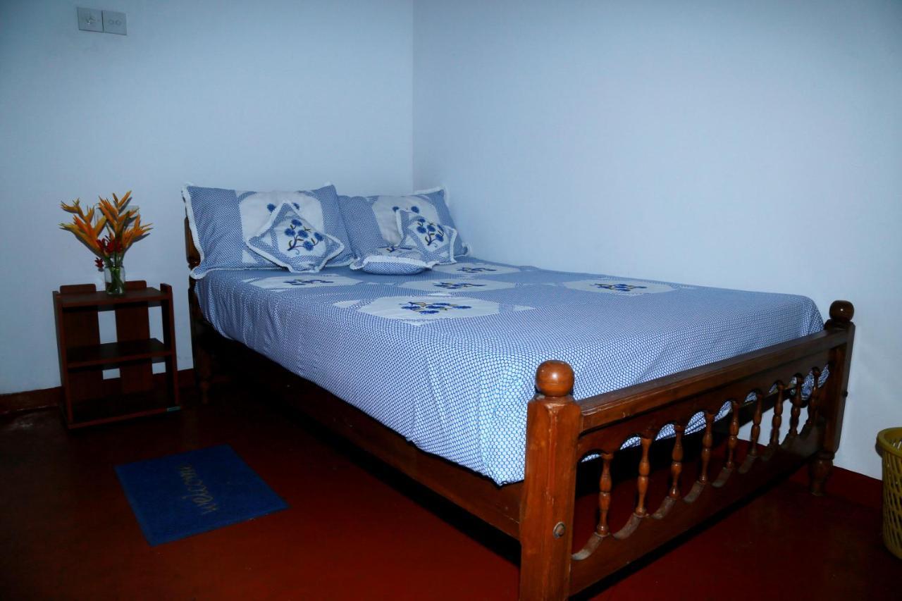 Golden Surfer Beach Hotel Tangalle Ngoại thất bức ảnh