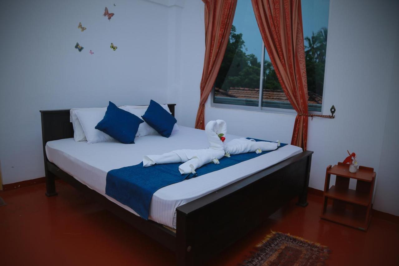 Golden Surfer Beach Hotel Tangalle Ngoại thất bức ảnh