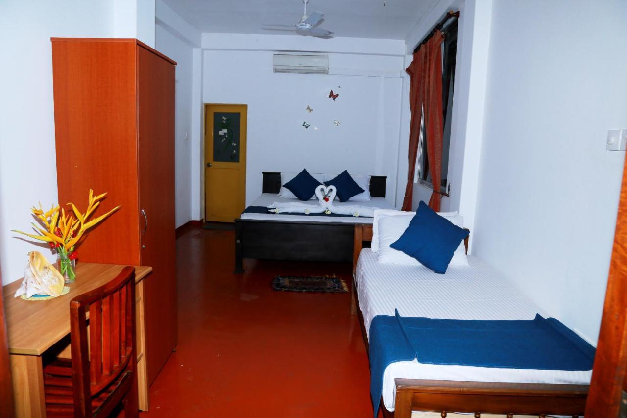 Golden Surfer Beach Hotel Tangalle Ngoại thất bức ảnh
