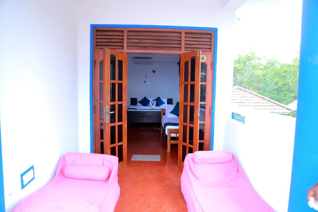 Golden Surfer Beach Hotel Tangalle Ngoại thất bức ảnh