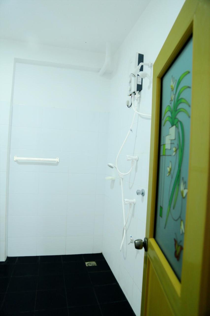 Golden Surfer Beach Hotel Tangalle Ngoại thất bức ảnh