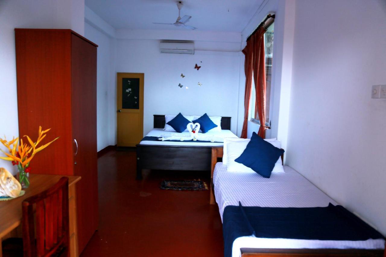 Golden Surfer Beach Hotel Tangalle Ngoại thất bức ảnh